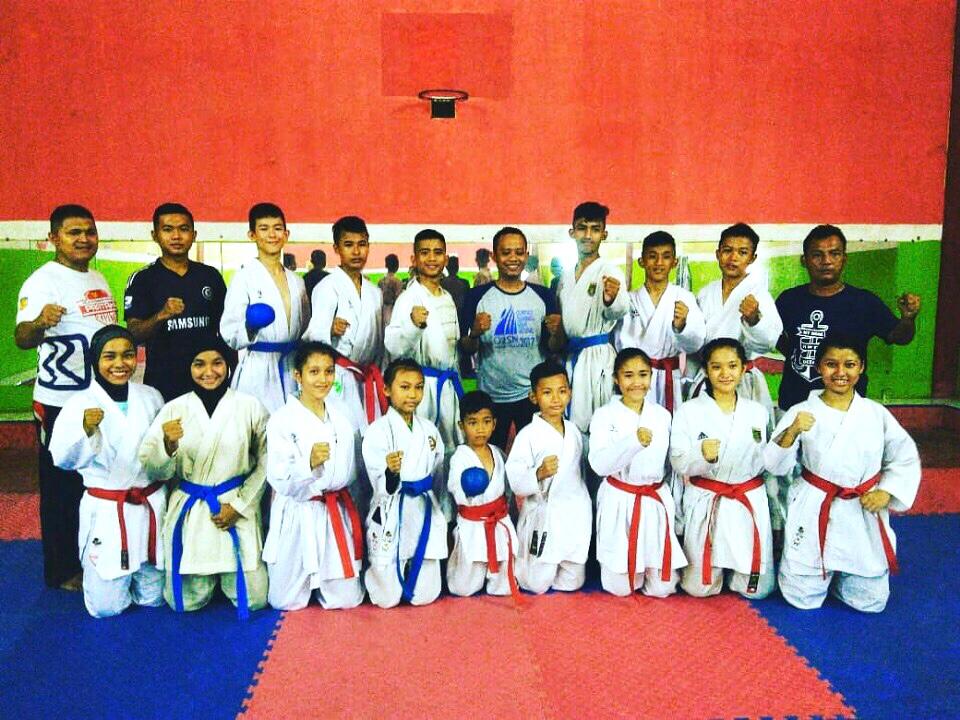 33 Atlit BKC Lampung Ikuti Kejurnas Karate di Batam