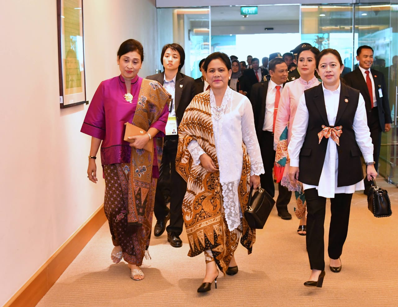 Presiden Jokowi dan Ibu Negara Tiba di Singapura