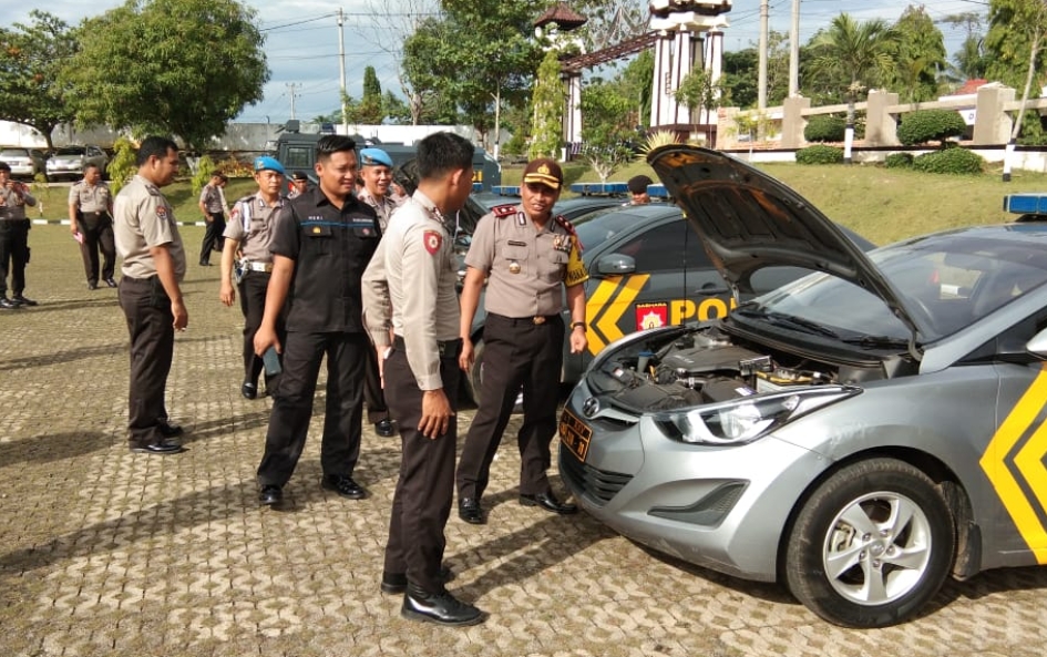 Tingkatkan Pelayanan, Wakapolres Lampung Utara Cek Kendaraan Dinas