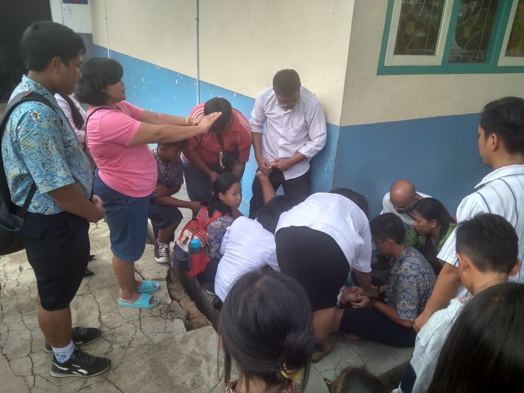 Pelajar Yayasan SMP Xaverius Kota Bumi Kesurupan Massal