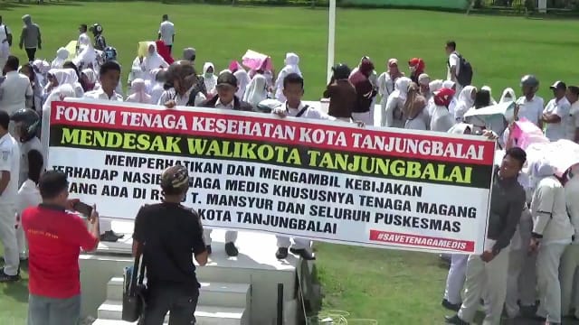 Tak Digaji, Ratusan Tenaga Kerja Sukarela Perawat/Bidan Geruduk Kantor Waktu Tanjungbalai