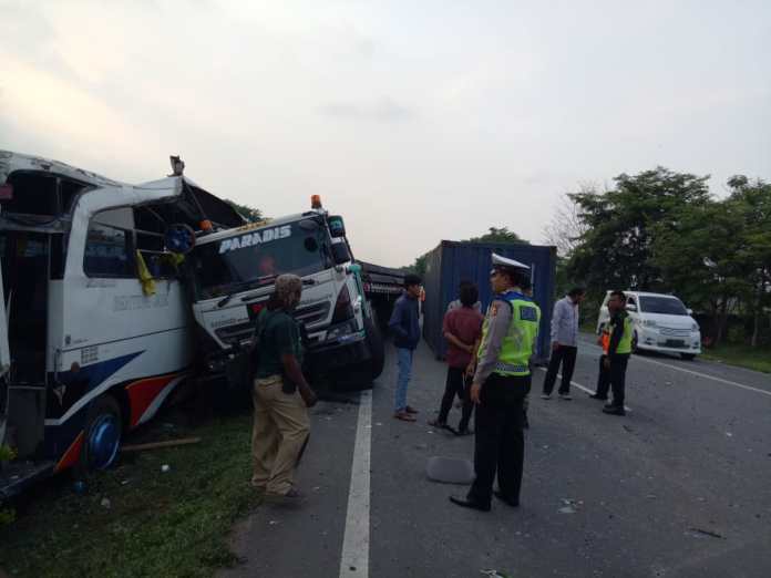Tabrakan Beruntun di Tol Tangerang-Merak KM 55
