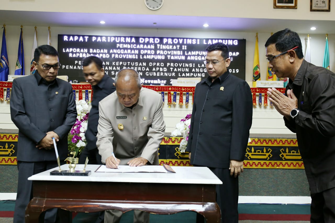Berbasis E-Budgeting, Pemprov dan Dewan Sepakati Perda APBD 2019 Rp7,7 Triliun