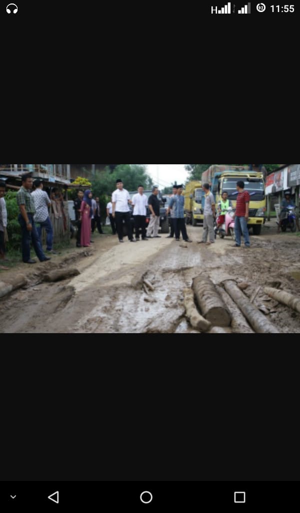 Dodi Janjikan Perbaiki Semua Jalan Rusak di Kecamatan Sungai Keruh