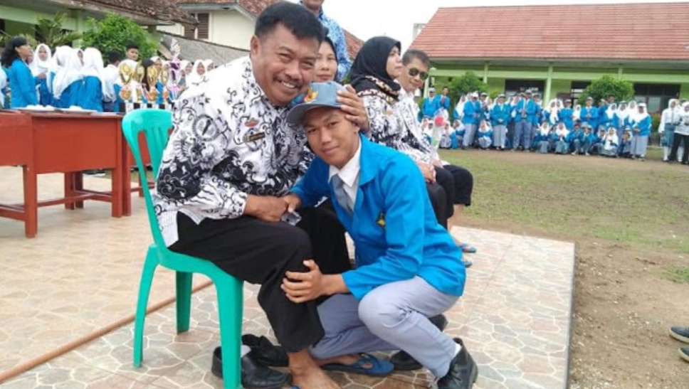 Andreas Sinaga Komitmen Majukan Sekolah