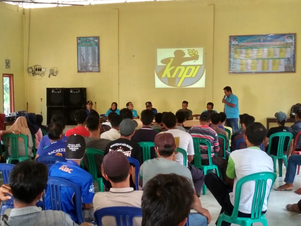 PK KNPI Pagelaran dan Karang Taruna Sosialisasi Penanaman Pohon