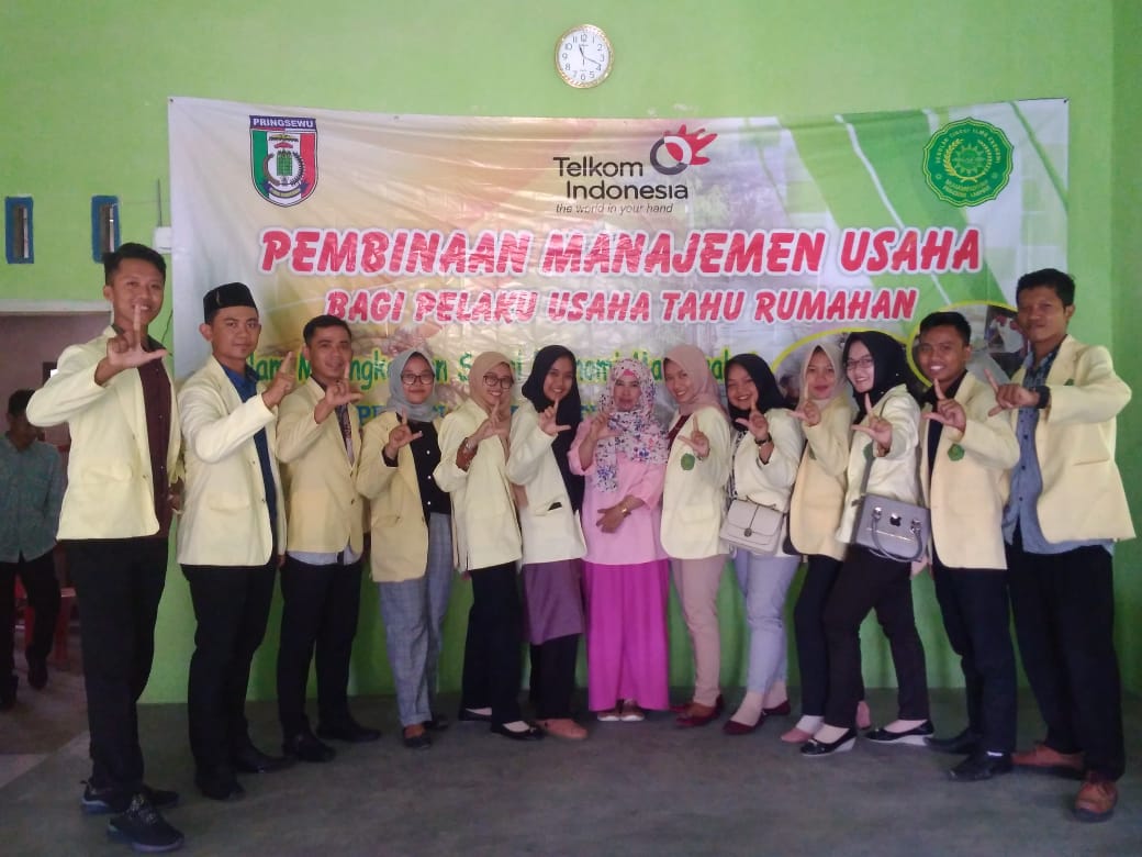 Dwie Aroem Hadiatie, Realisasikan Komitmennya Kepada Masyarakat