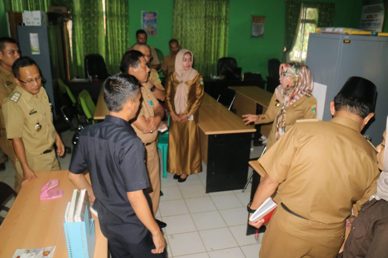 Bupati Tanggamus Sidak Tiga Dinas
