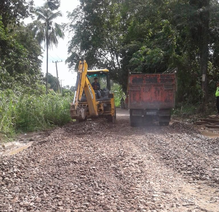 Gotong Royong Pemda dan Pengusaha, Jalan Provinsi Sekayu-Pali Berangsur Membaik