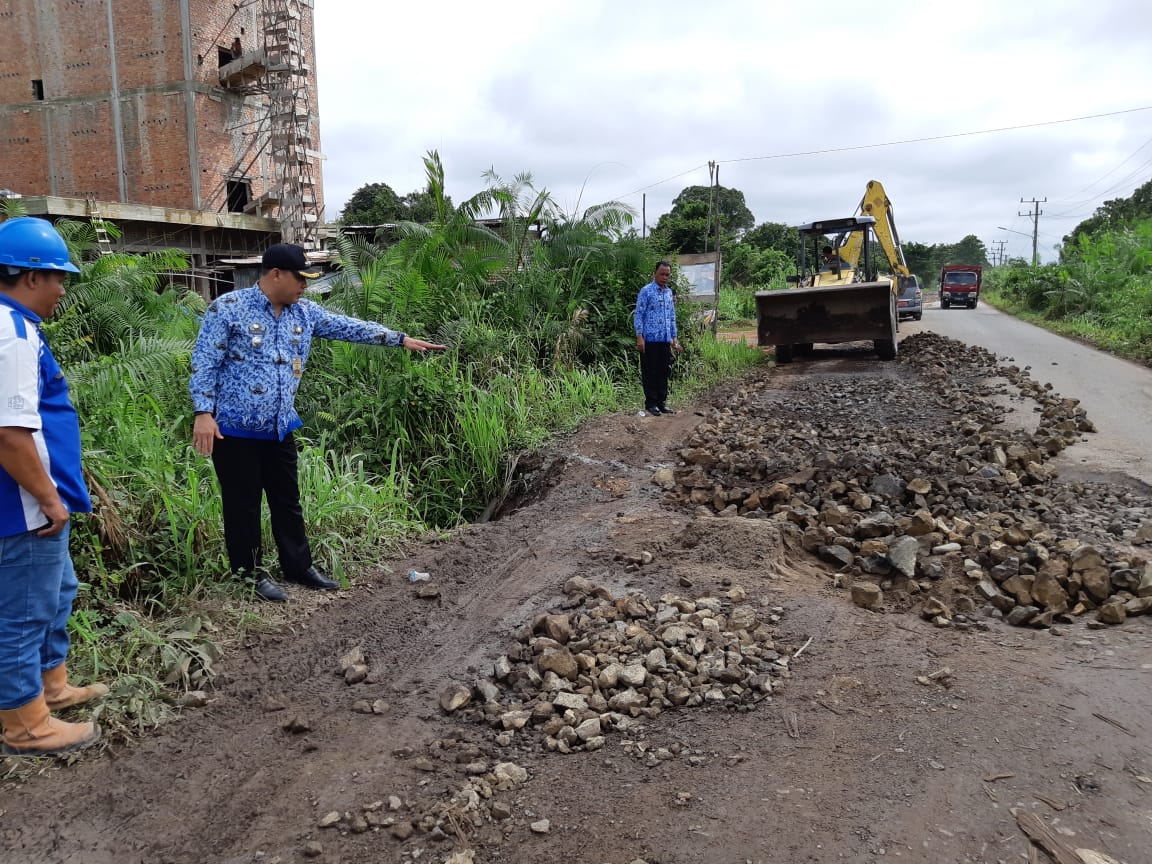 Dishub Muba dan Camat Sekayu Tinjau Jalan Rusak Jalur Sekayu-Pali