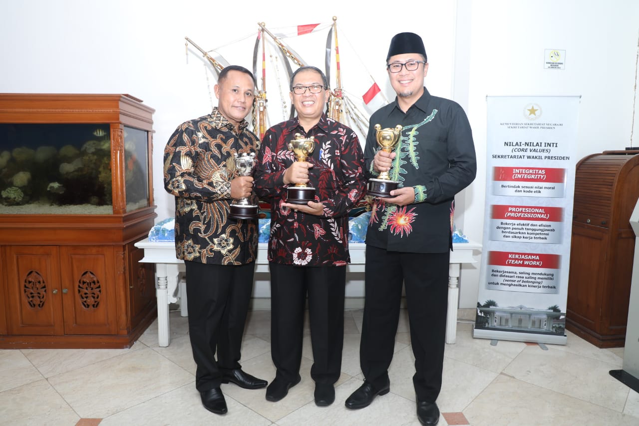 Wakil Bupati Lampung Selatan Terima Anugerah Parahita Ekapraya Kategori Madya.