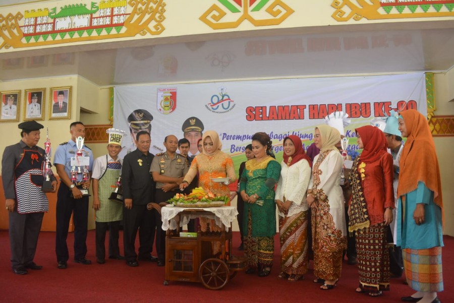 Winarti Pimpin Upacara HUT Bela Negara