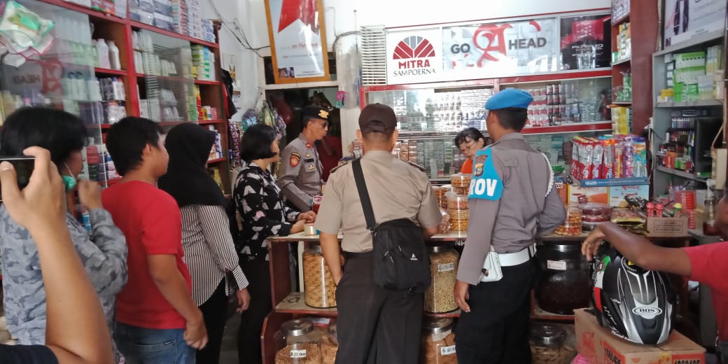 Gelar Razia Jelang Ops Lilin Krakatau 2018, Polres Lampura Sita Ratusan Miras dan Mercon