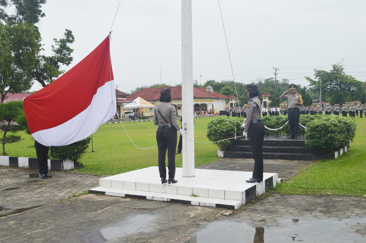 Polres Tuba Gelar Upacara Peringatan Hari Ibu Ke-90