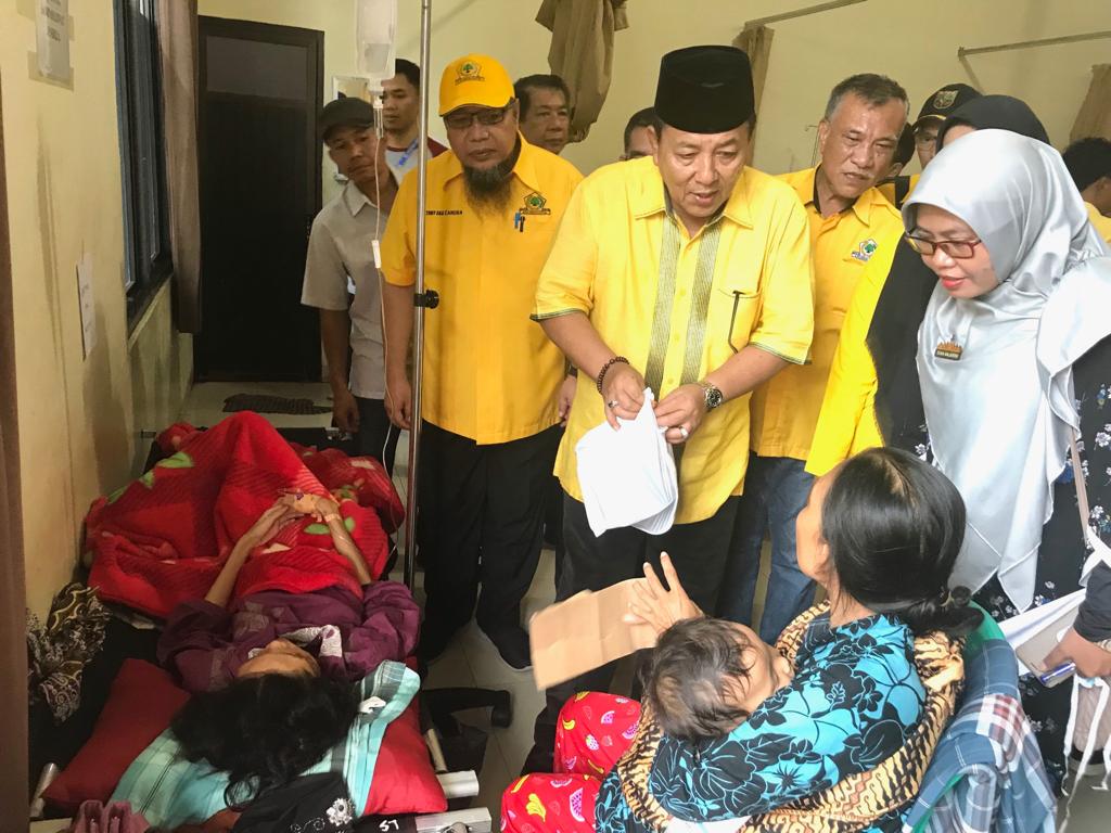Arinal Beserta Rombongan Partai Golkar Kunjungi Korban Bencana Alam di Lampung Selatan