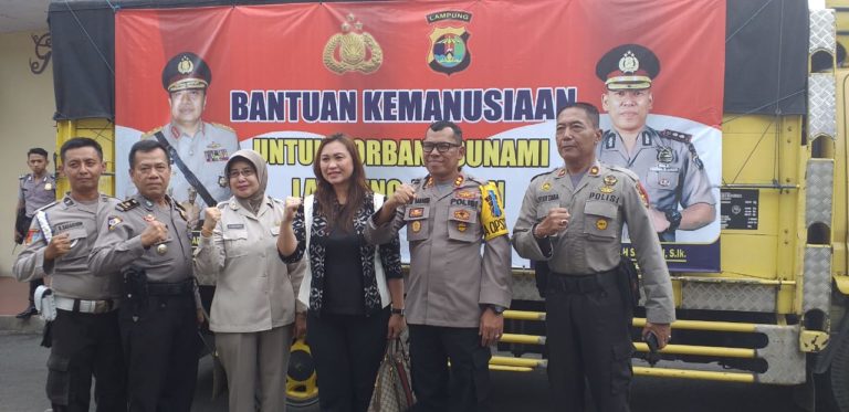 Polres Kota Metro Salurkan Bantuan Korban Tsunami Kalianda