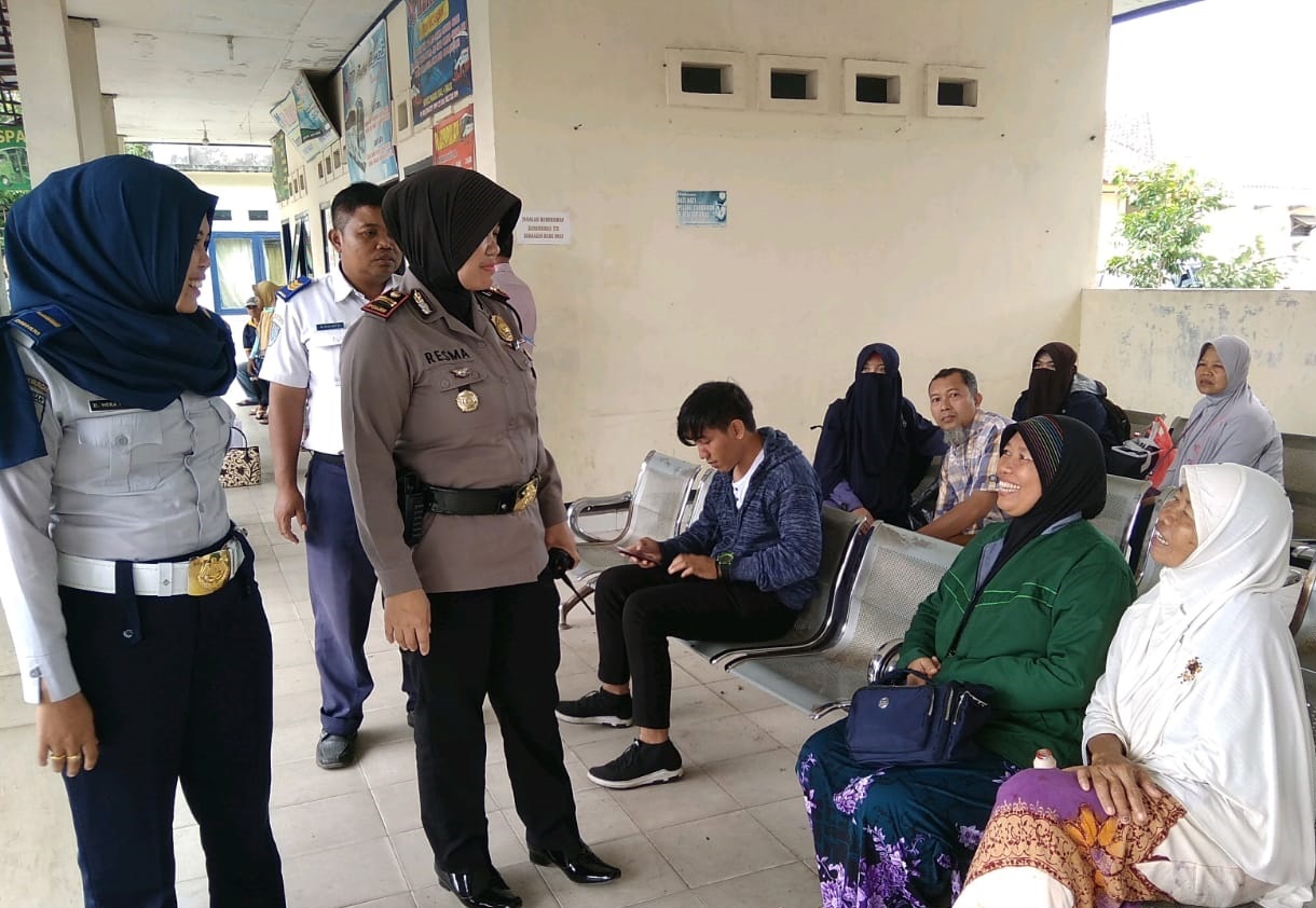 Kapolsek Metro Barat Iptu Resmawati Giatkan Patroli