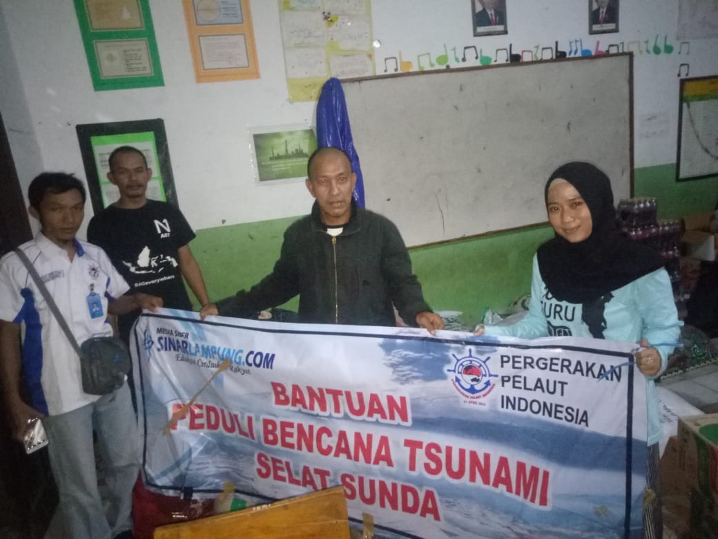 Pergerakan Pelaut Indonesia dan Sinarlampung.com Salurkan Bantuan Korban Tsunami Selat  Sunda