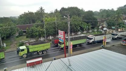Dihari Kedua Beroprasi, Kendaraan Masih Antre di Pintu Tol Terbanggi Lampung Tengah