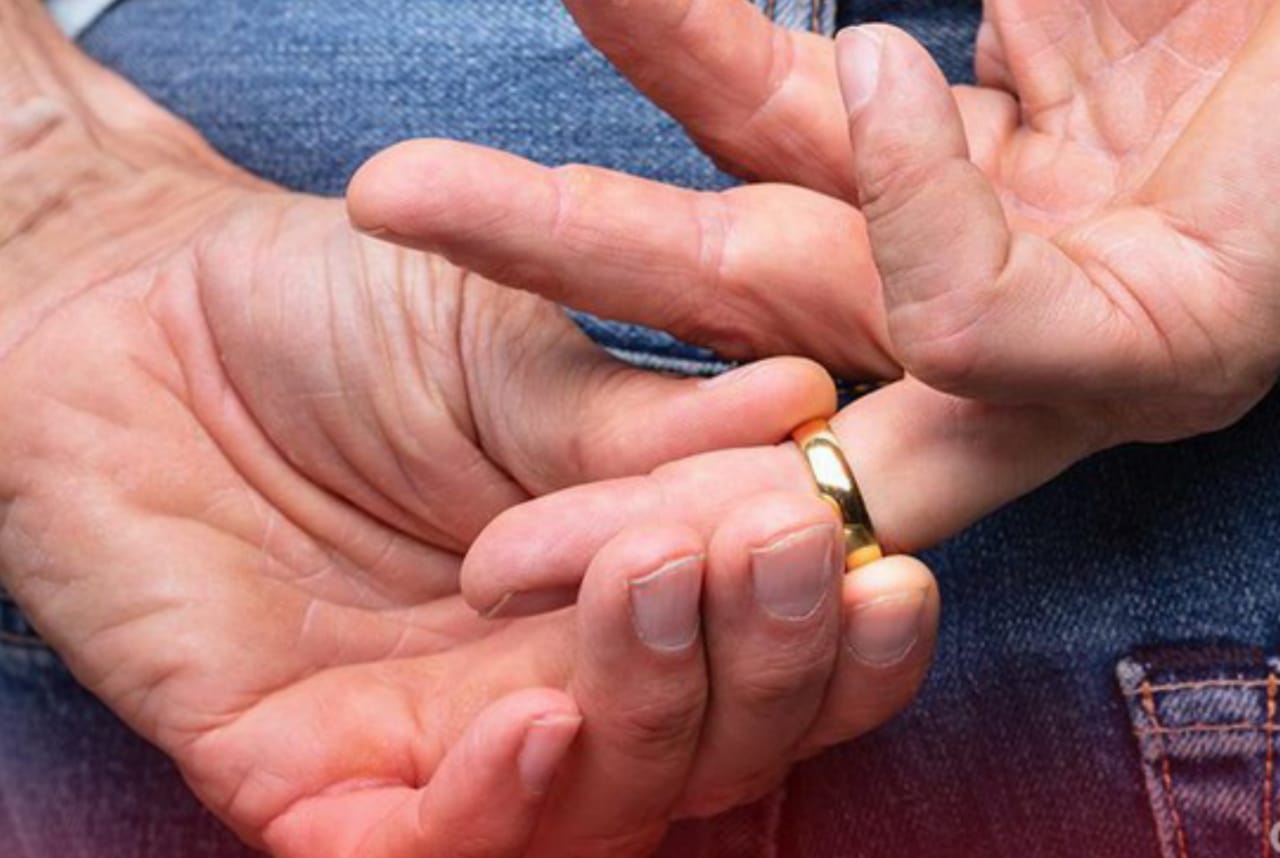 Kirim Video Bugil ke Napi di Lampung, dan Terlibat Selingkuh dengan Dua Perwira Polwan Dipecat