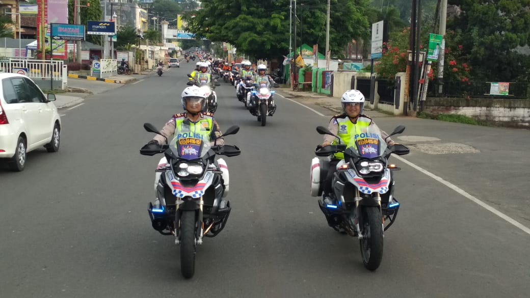 Dirlantas Kombes Kemas Yamin Berbaur Dengan Club Motor Dalam Millennial Road Safety Festival