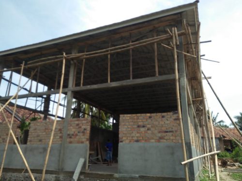 Bangunan Balai Kampung Proyek Germas Rp240 Juta Kampung Gedung Riyang Diduga Asal Jadi