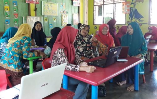 Erlangga Gandeng Himpaudi Adiluwih Workshop Alcapap