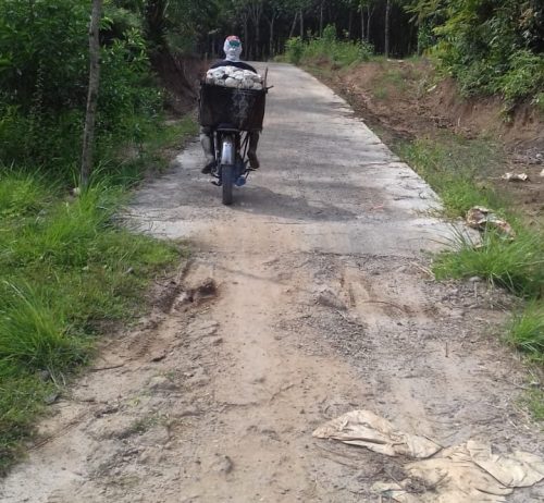 “Buruknya” Rabat Beton ADD Kampung Mekar Jaya Tahun 2018, Terbengkalai Dan Rusak