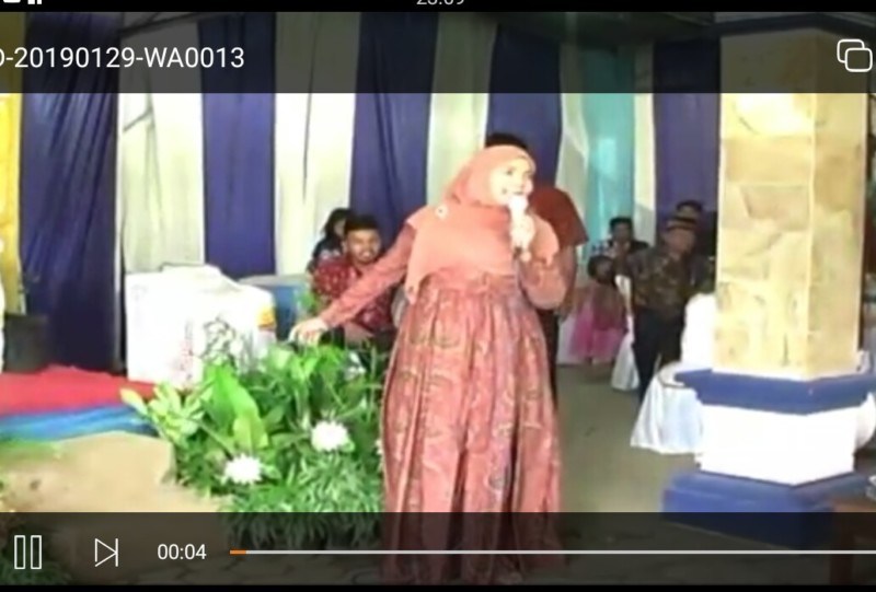 Istri Walikota Bandar Lampung “Ngomelin” Ketua Partai Diacara Sambutan Kondangan?