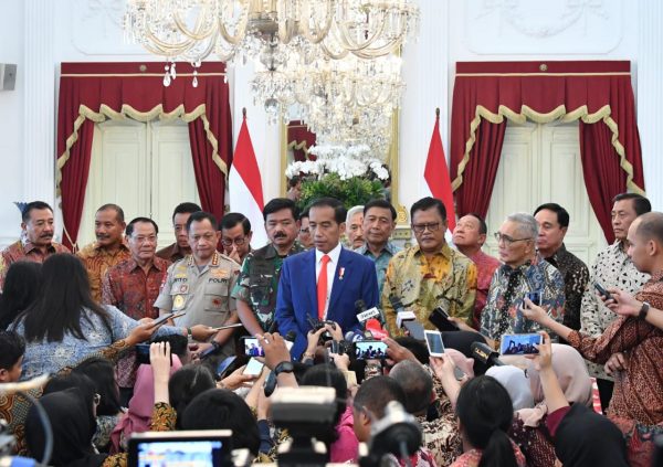 Presiden Undang Para Mantan Panglima TNI dan Kapolri Rapim di Istana