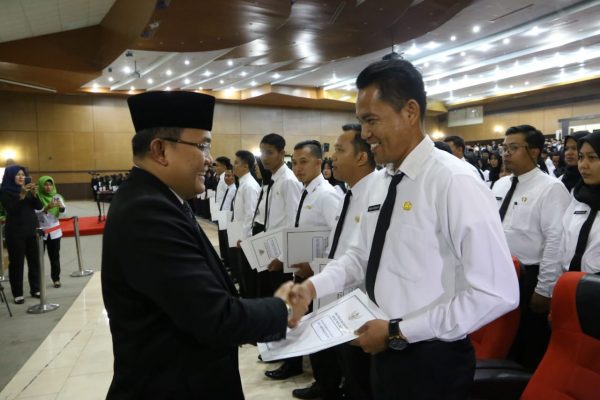 Bupati Dodi Reza Resmikan 155 CPNS dan Melatik Ratusan Pejabat