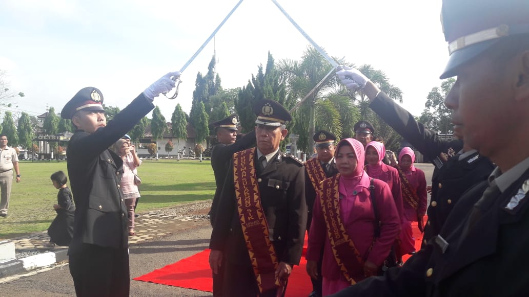 Kapolres Pimpin Pedang Pora Purnatugas Personil Lampung Utara