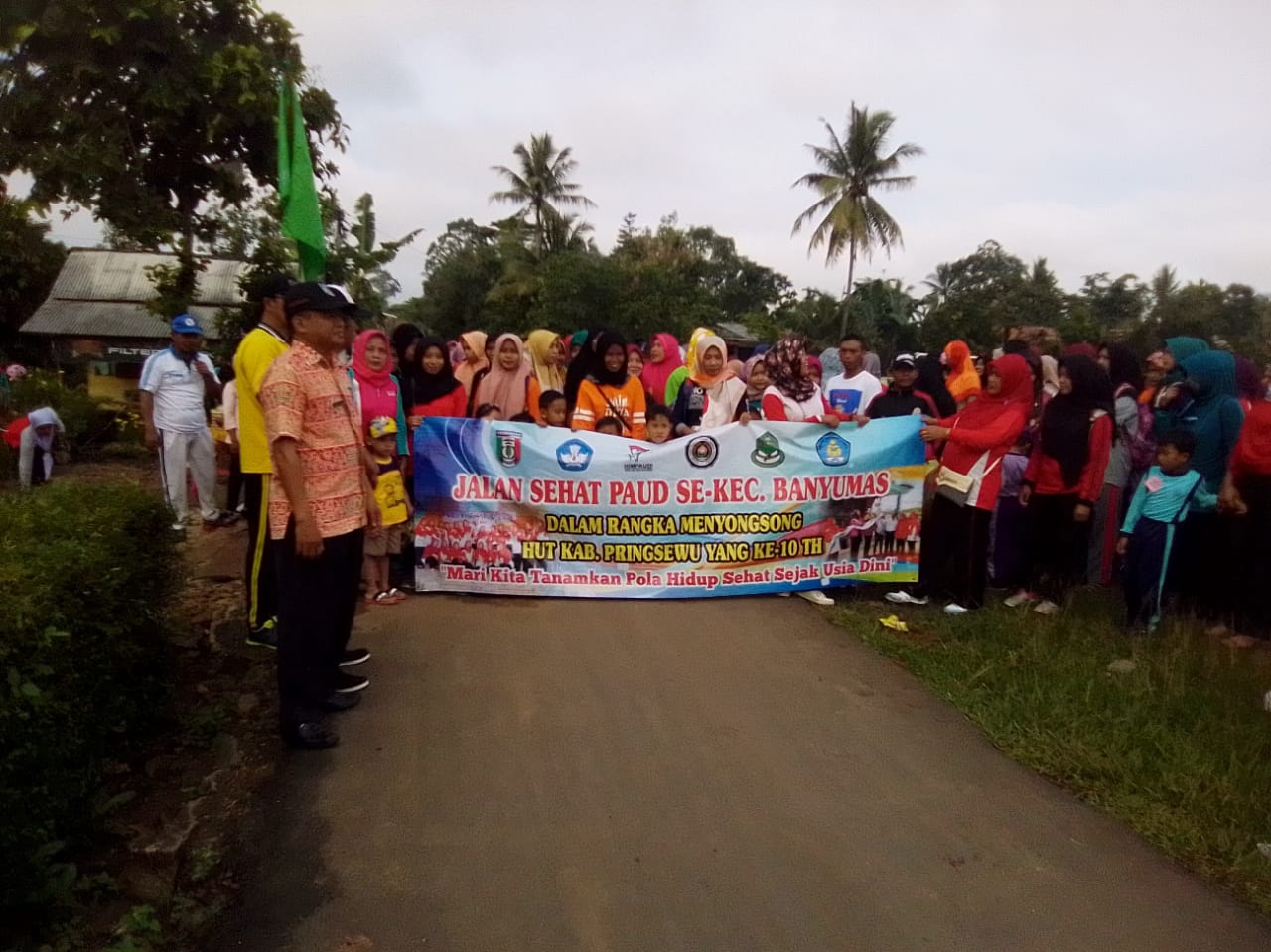Meriahkan Milad 10 Tahun Pringsewu, Paud Cemerlang Jalan Sehat
