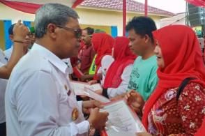 Bupati Loekman Bagikan SIUP dan SITU Pengusaha Gratis di Bangun Rejo