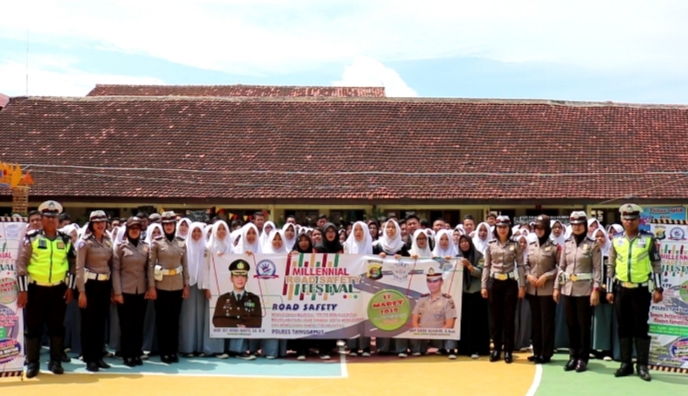 Sasar Millennial, Polres Tanggamus Kampanye MSRF di SMAN 1 Pringsewu