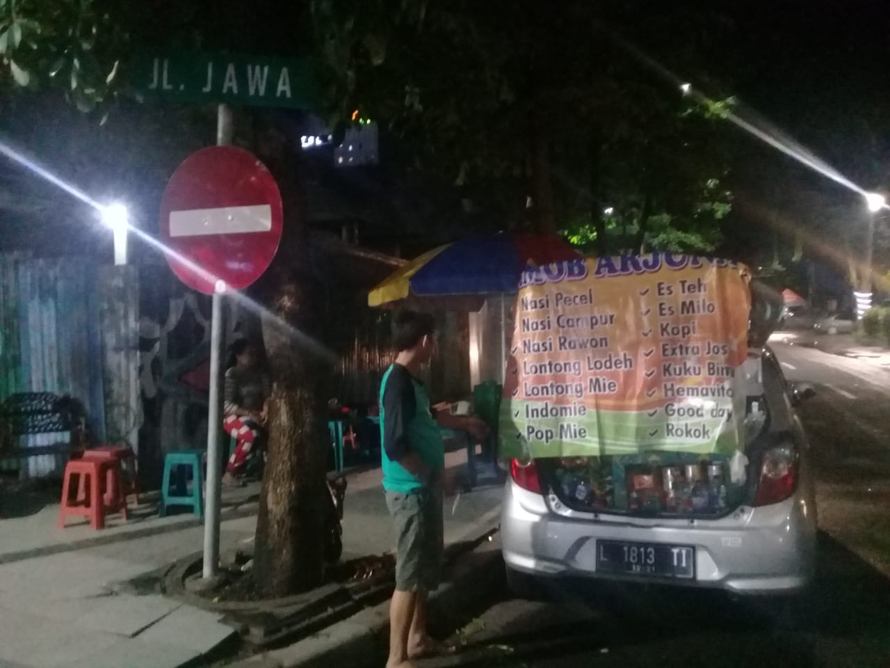 Warung Mobil Arjuna Berdagang Kuliner Wujudkan Impian Putranya Punya Mobil Baru