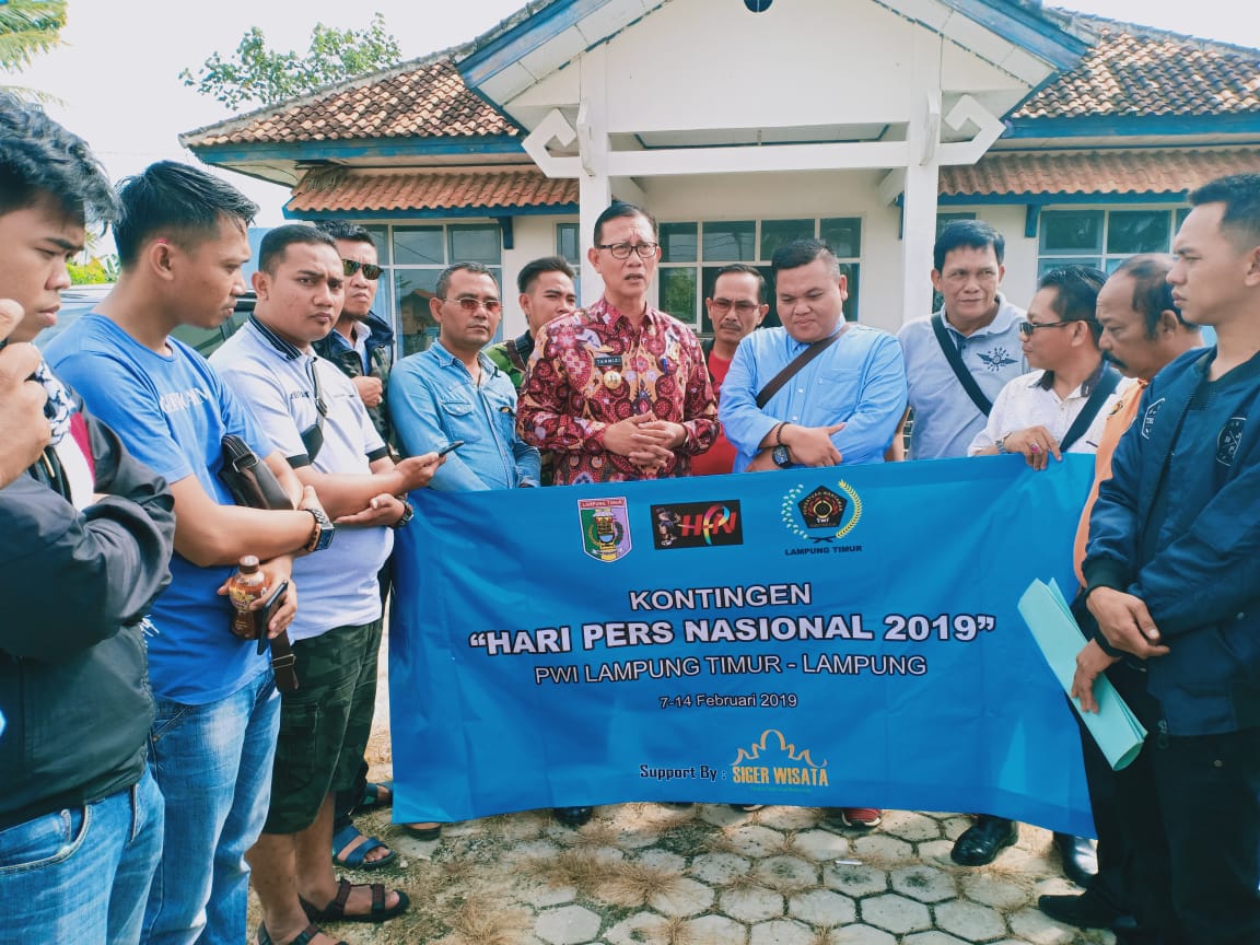 Asisten I Pemda Lamtim lepas Keberangkatan PWI Lampung Timur to HPN Surabaya