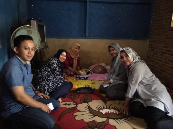 Karyawan Bank Mandiri Kotabumi Bantu Adrian Bayi Hydrocephalus