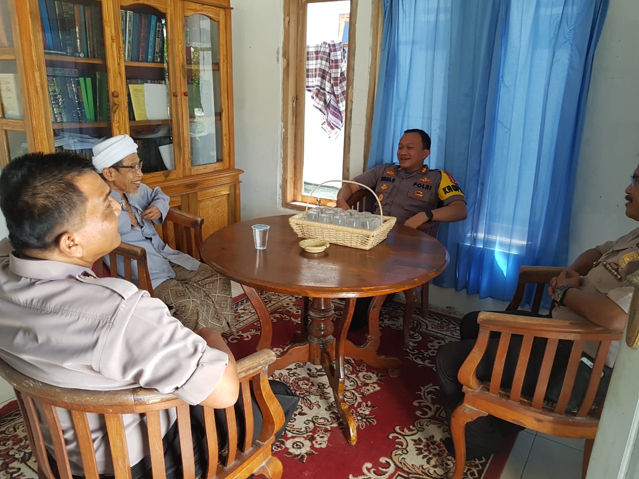 Rombongan Kapolres Serang Kunjungi Kediaman KH Humed Aryani