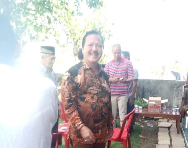 Mance Kunjungi Rumah Duka Nazira, Kritik Winarti Lamban Tangani Korban Banjir