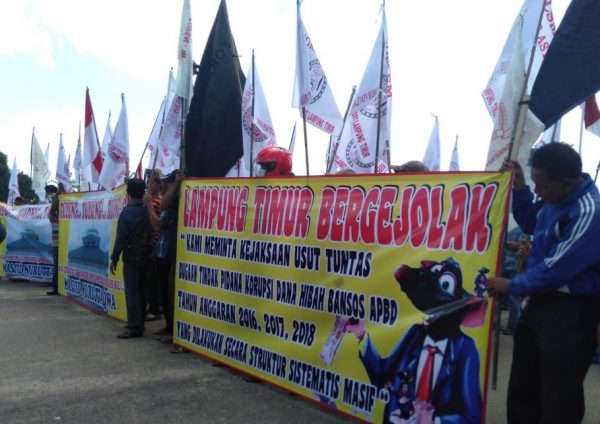 Aksi Kali Kedua, Tiga LSM Unjukrasa Soal Dana Hibah Sarana Ibadah Rp5 Miliar Diduga Wakil Rakyat Lampung Timur