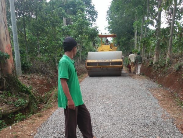 Gunakan Dana Desa Infrastruktur Desa Sinar Jaya Rampung