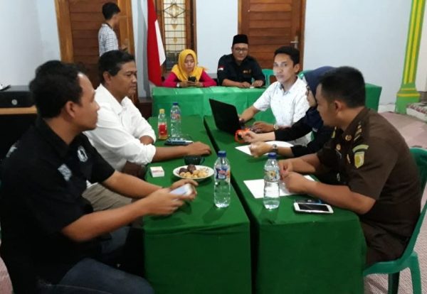 Sekjen PDIP Tulang Bawang Laporkan Pengrusakan Baliho Capres No 1 ke Bawaslu Tuba