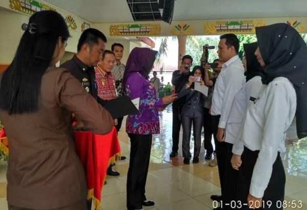 Winarti Serahkan SK 220 CPNS Tulang Bawang