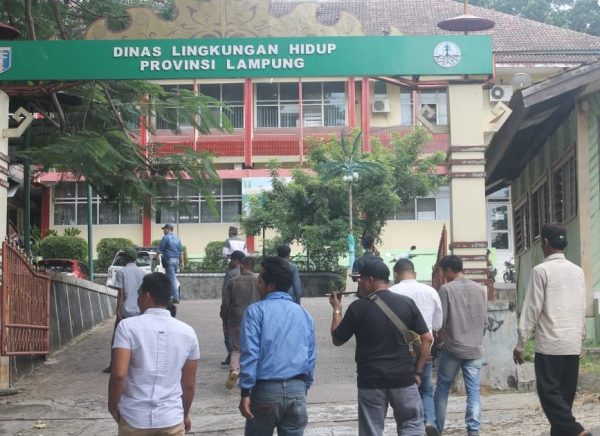 Didatangi Warga Kedondong Dinas ESDM “Kosong”, Sementara Dinas Lingkungan Hidup Bikin Laporan “Bohong” ke Gubernur?