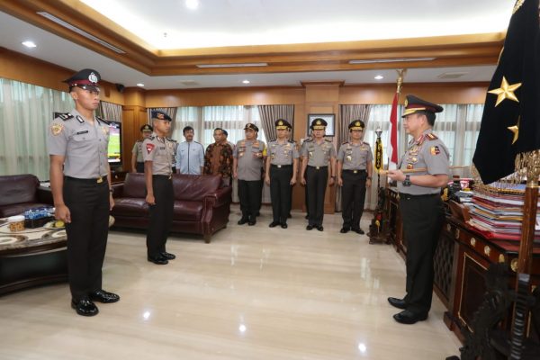 Dua Brigadir Tim U-22 Dapat Kenaikan Pangkat dari Kapolri
