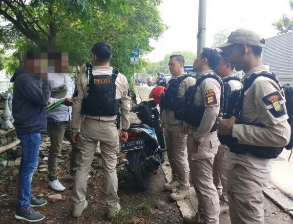 Team Pemburu Preman Polres Jakbar Tangkap Dua Debt Collector Resahkan Warga