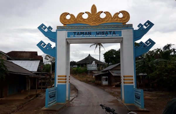 Proyek DAK Betonisasi Dinas Kehutanan Provinsi Lampung di Juku Batu Sarat Penyimpangan, Kualitas Buruk Dikerjakan Asal Jadi?