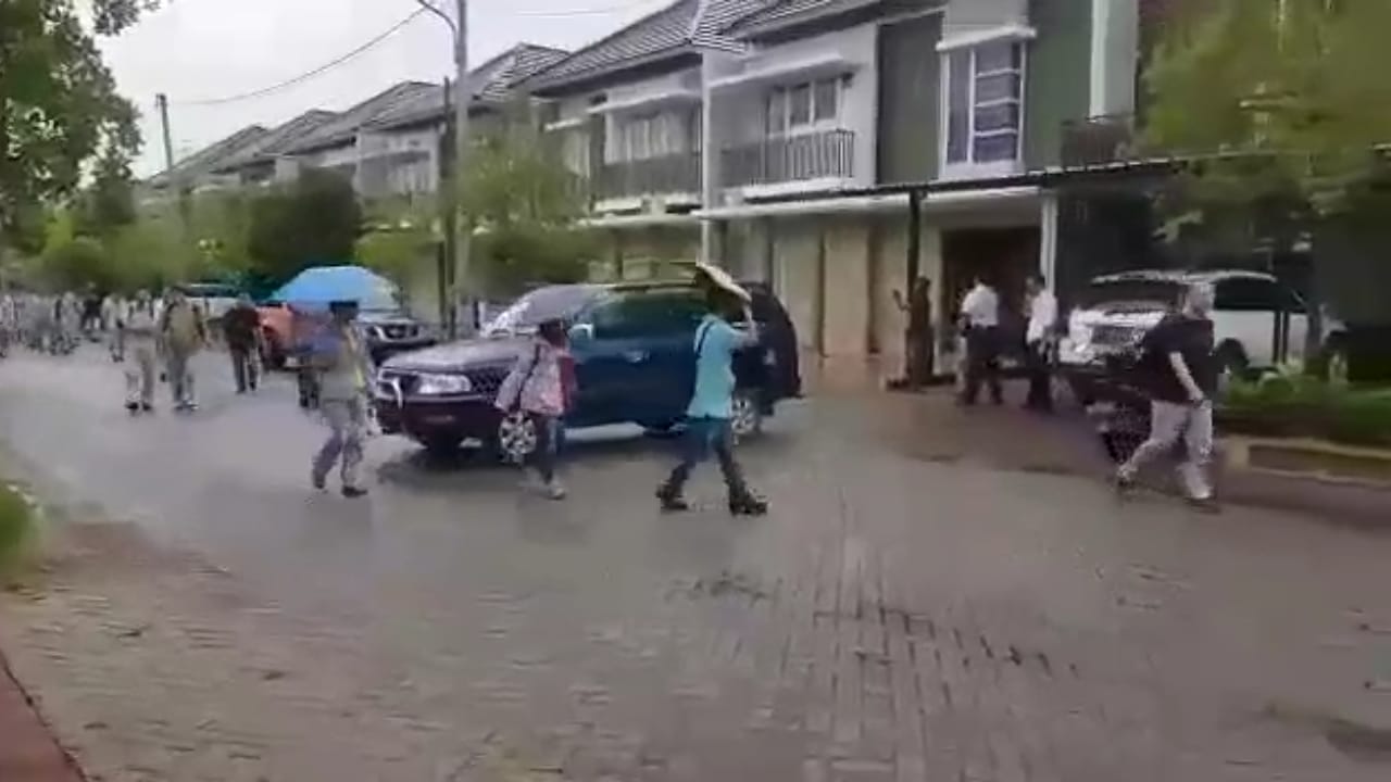 Viral Video TKA Asal China Banjiri Perum Citra Garden BMW Kramatwatu Serang