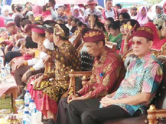 Sekda dan Kadis Kominfo Lamteng Hadiri Parade Ogoh-ogoh